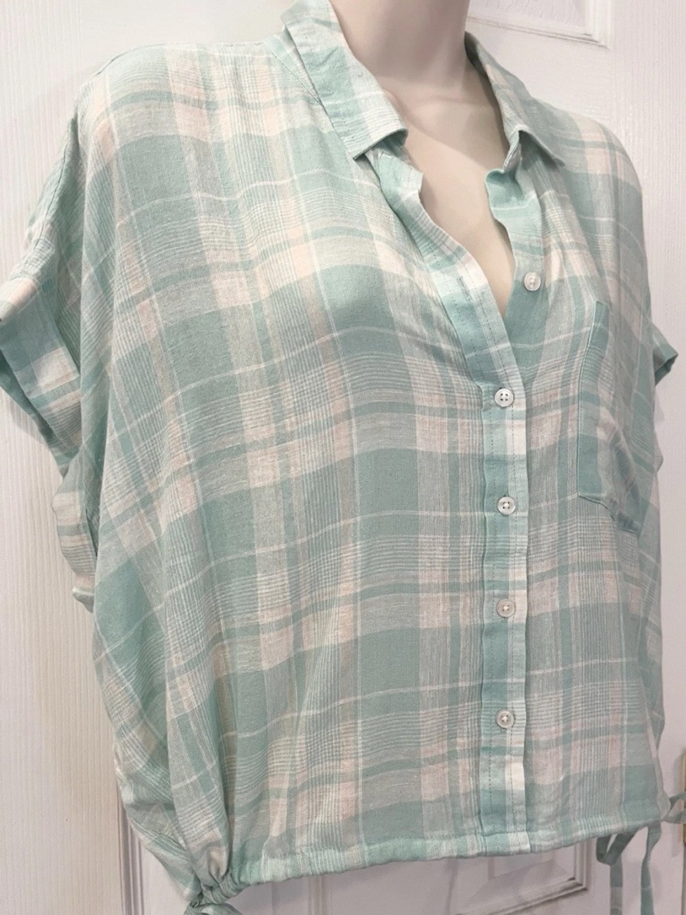True Craft - Size XL - Light Aqua  Plaid Button-Front Cropped Shirt  - NWT